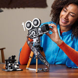 LEGO | Disney Camera - Eerbetoon aan Walt Disney, Set voor volwassenen met Mickey en Minnie Mouse minifiguren, Bambi en Dumbo figuren, Cadeau voor dames, heren en fans, Tentoonstelling 43230 Bouwsets Besuche den LEGO-Store