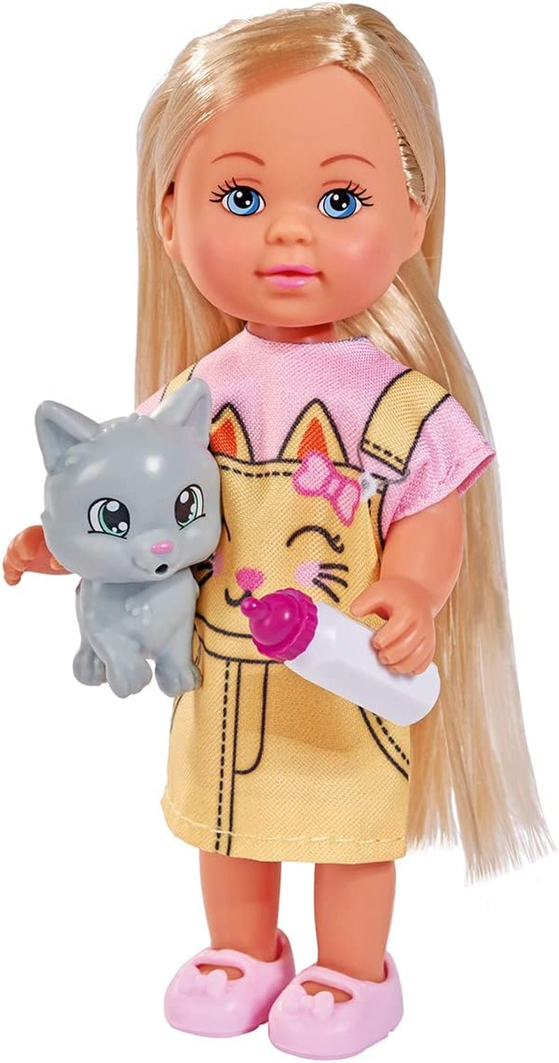 Simba 105733591 - Evi Love Kitty 2 manieren komen overeen Slechts ÉÉN item wordt verzonden pop in schattige kattenjurk met kittens en drinkfles 12 cm speelpop vanaf 3 jaar