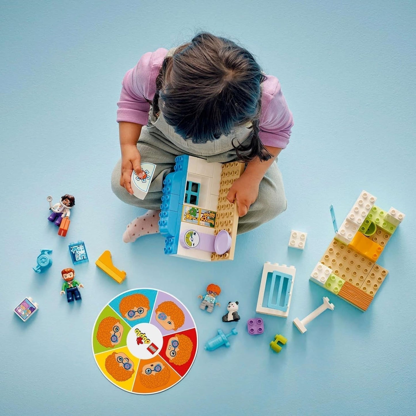 LEGO DUPLO Eerste bezoek aan de dokter in de stad, Bouwspeelgoed, Speelset om de fijne motoriek te bevorderen, Cadeau voor peuters vanaf 2 jaar, Educatief speelgoed, Ziekenhuisrollenspel 10449 Bouwsets Besuche den LEGO-Store