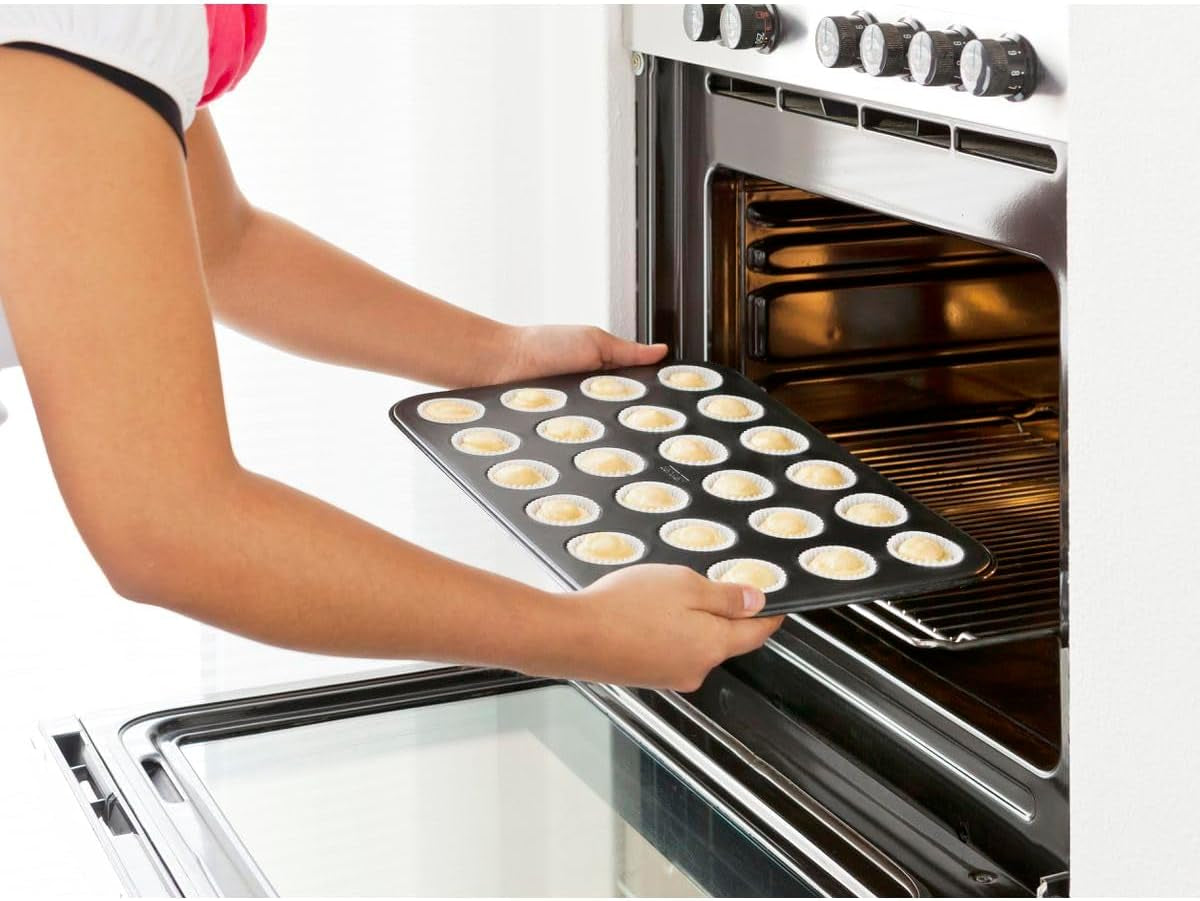 Zenker 6541 Zwart Metallic 24Er Mini-Muffinform – Antihaftbeschichte Für Perfekte Mini-Muffins, Ø 4,5 Cm, ​​Made in Germany Vormen en bakplaten Naty Shop