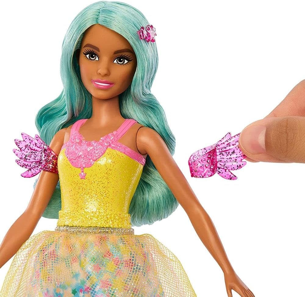 Barbie Hidden Magic - Teresa-pop met sprookjesoutfit, golvend haar en kam voor leuk kapperswerk, vanaf 3 jaar, HLC36