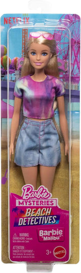 Barbie Mysteries: Malibu Beach Detectives-pop met kenmerkende outfit en accessoires, inclusief zonnebril, JFV63