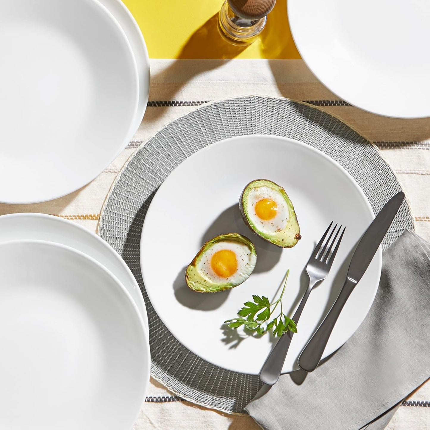 Winter Frost serviesset voor 4, 12 stuks, premium ultra-duurzaam Vitrelle™ glazen servies, vaatwasmachinebestendig, magnetron- en magnetronbestendig, feestelijk winterontwerp