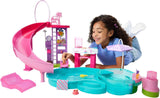 Barbie Dream Zwembadspeelset met zes speelplekken, waaronder een glijbaan en jacuzzi, plus meer dan 20 accessoires zoals een huisdier, zwemringen en meer, JKG83