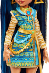 Monster High Cleo de Nile Puppe, Mummie Modepuppe, Königliches Outfit, Killerstiefel, Pyramidenrucksack, Zubehör, voor kinderen vanaf 4 jaar, HHK54