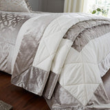 Catherine Lansfield Lattice Cut Velvet, natuurlijk, sprei - 220X230Cm Bedden en dekens Catherine Lansfield Bedsprei 220X230Cm