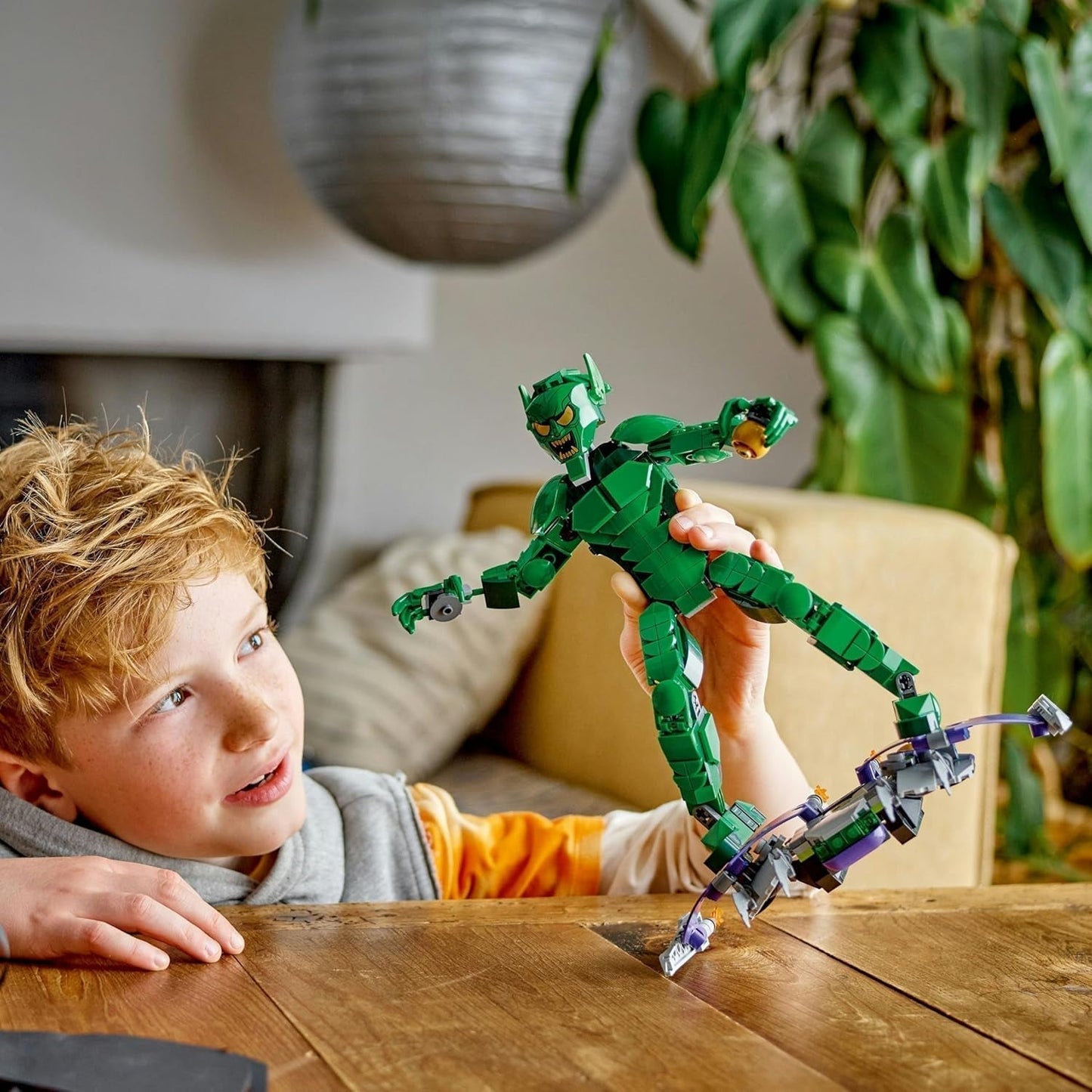 LEGO Marvel Green Goblin bouwfiguur, beweegbaar superschurk bouwspeelgoed voor kinderen vanaf 8 jaar, jongens en meisjes, Spider-Man universumset met sliders en pompoenbommen, superheld cadeau-idee 76284 Bouwsets Besuche in LEGO-Store