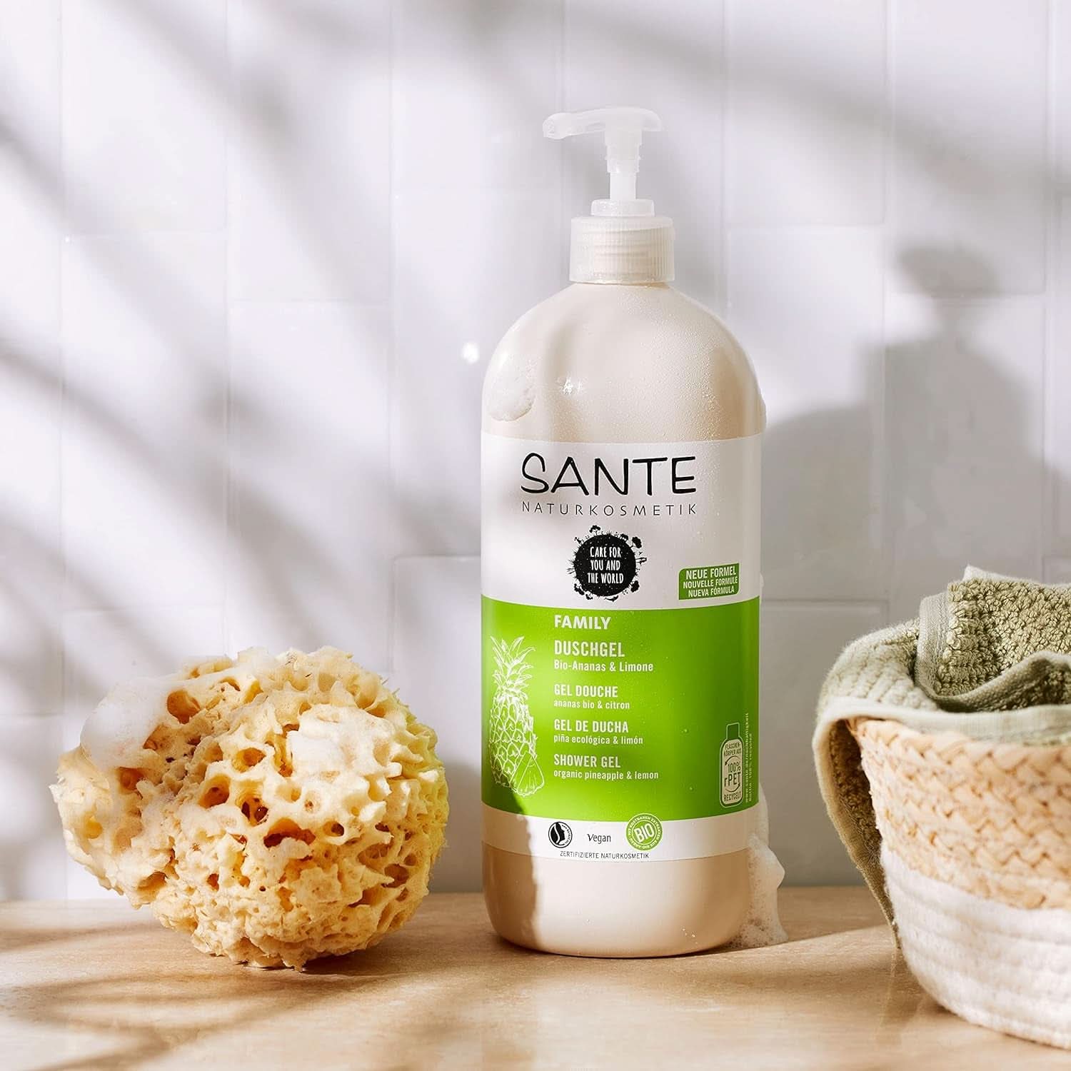 SANTE Natural Cosmetics Verfrissende douchegel met citrusgeur, 950 ml Douche en bad Naty Shop