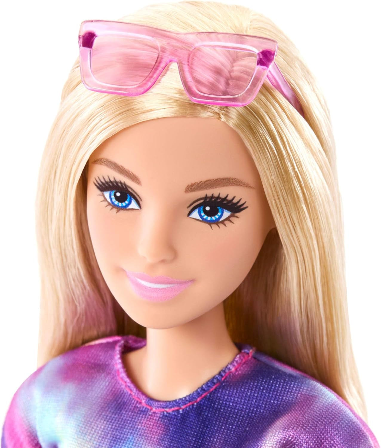 Barbie Mysteries: Malibu Beach Detectives-pop met kenmerkende outfit en accessoires, inclusief zonnebril, JFV63