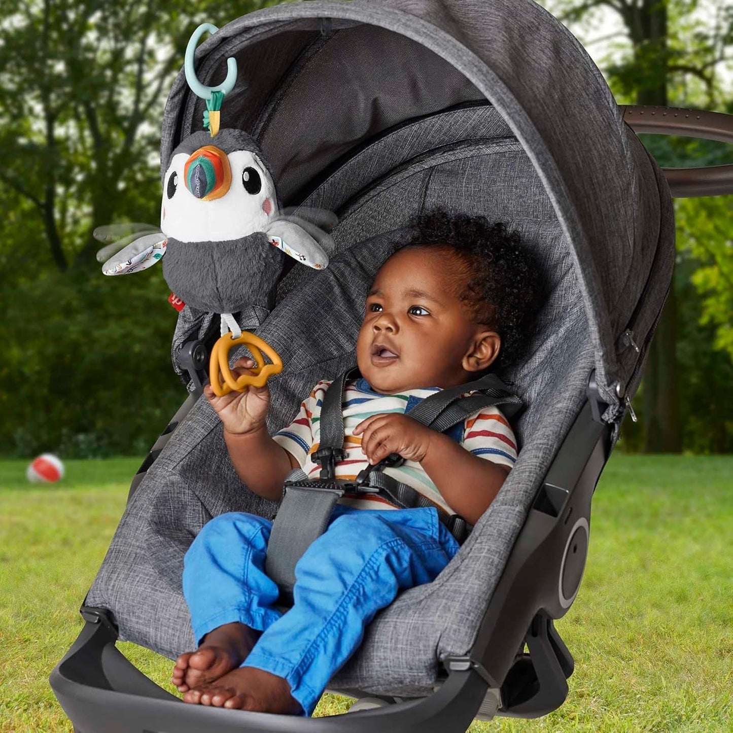 FISHER-PRICE Flap & Go Toekan - Wandelwagenknuffel Bevordert de fijne motoriek en zintuiglijke vaardigheden bij pasgeborenen vanaf de geboorte HNX66 Babyspeelgoed Naty Shop