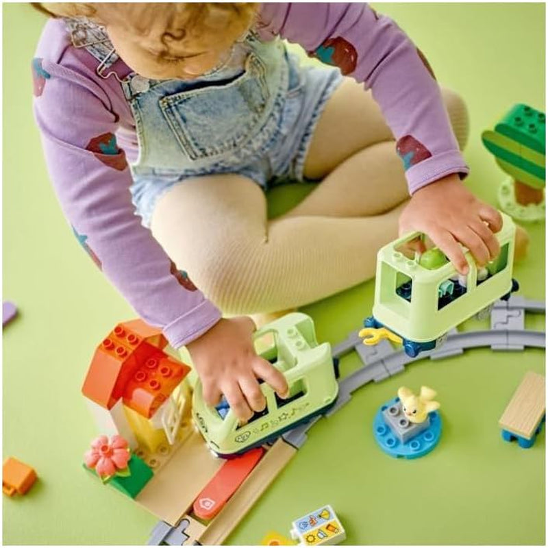 LEGO DUPLO Interactieve avonturentrein voor de stad, speelset met licht en geluid voor rollenspel, waarmee 2-jarigen sporen kunnen bouwen, educatief speelgoed voor kleuters 10427 Bouwsets Besuche in LEGO-Store