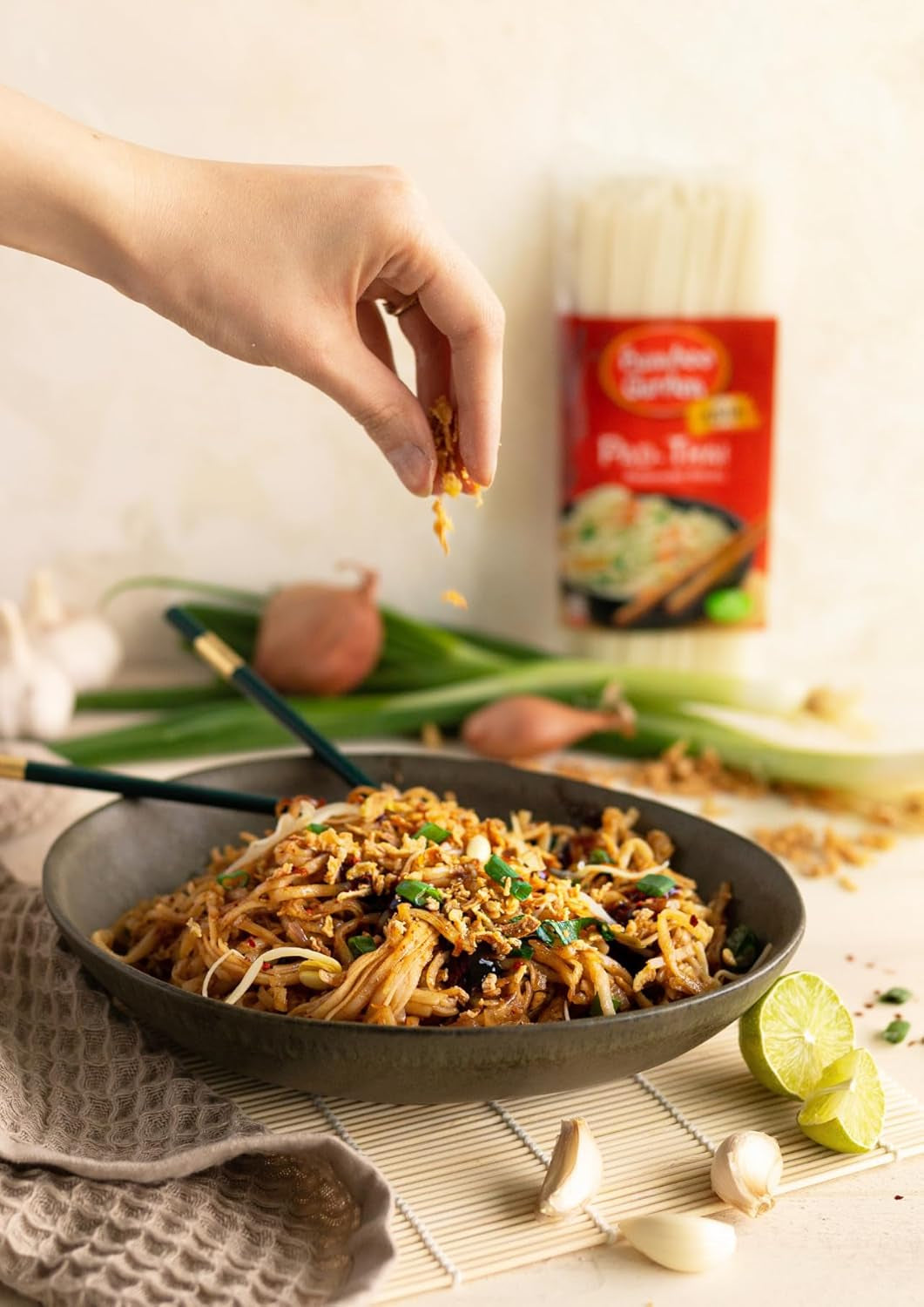 Bamboo Garden - Pad Thai Rijstnoedelsticks, Voor traditionele noedelgerechten zoals Pad-Thai, Veganistisch, 1 x 300 g (Verpakkingsontwerp kan variëren)