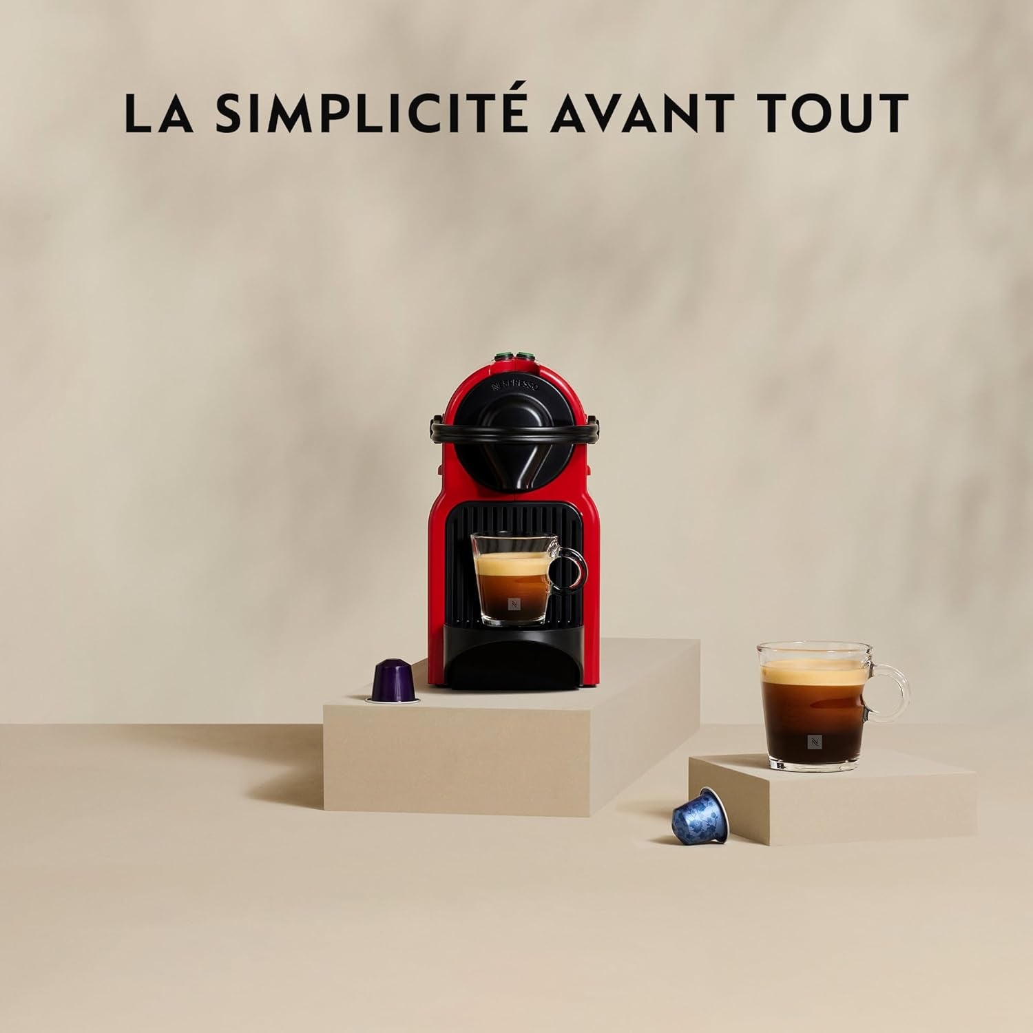 Krups Nespresso Inissia espressomachine - compacte espressomachine voor koffiecapsules, druk van 19 bar, snelle verwarming in 25 seconden, energiebesparende functie, watertank van 0,7 l, rood, model YY5506FD