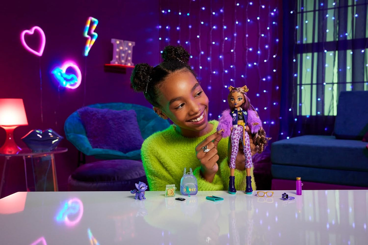Monster High Clawdeen Wolf-pop met Crescent Dog en accessoires zoals rugzak, kalender, snacks en meer, HRP65 Naty Shop Dolls