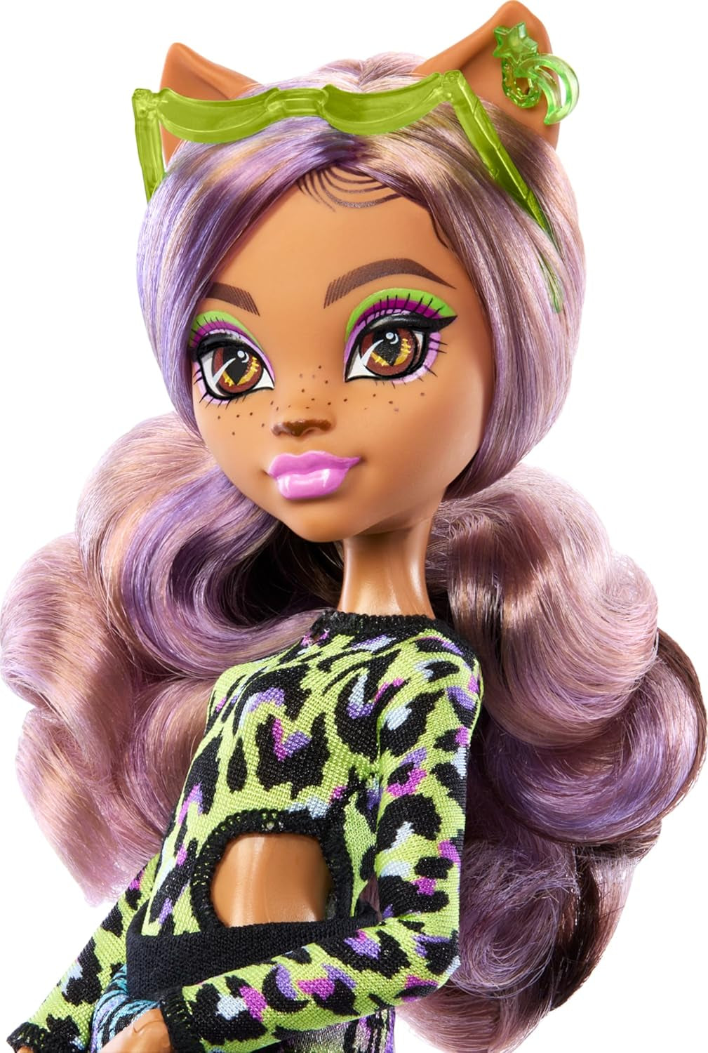 Monster High Scare Adise Island Clawdeen Wolf-pop met zwempak, joggingbroek en strandaccessoires zoals vizier, waterfles en boek