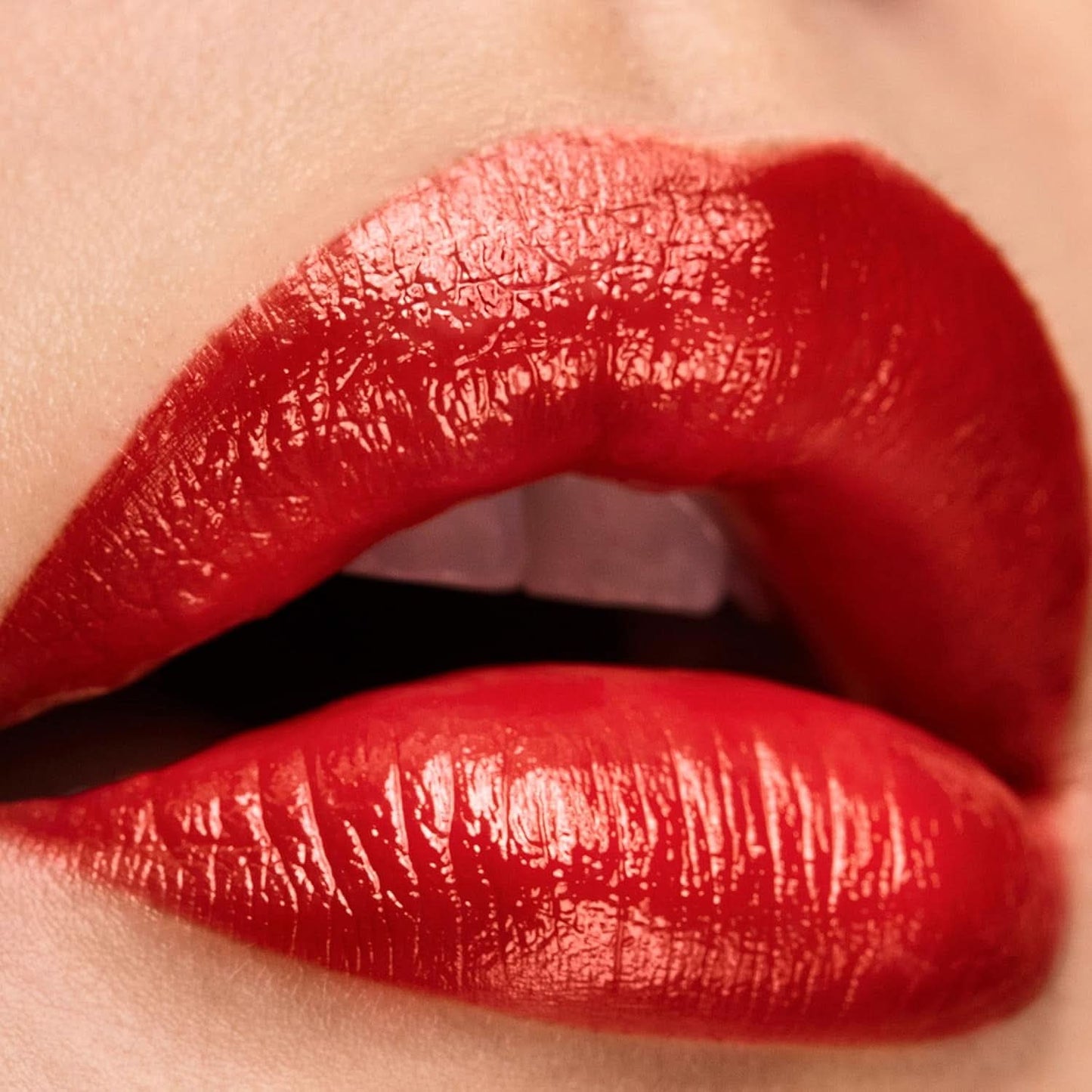 Elizabeth Arden Lip Colour, Real Red Cosmetics en Beauty Naty Shop