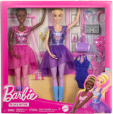 Barbie Ballettstudio Set met 2 puppen en 9 meiden, blond en brunette Ballerina-modepuppen met aussietzem Outfit en zum Tanzmotto passten Teilen, HXC37, [Multicolor]