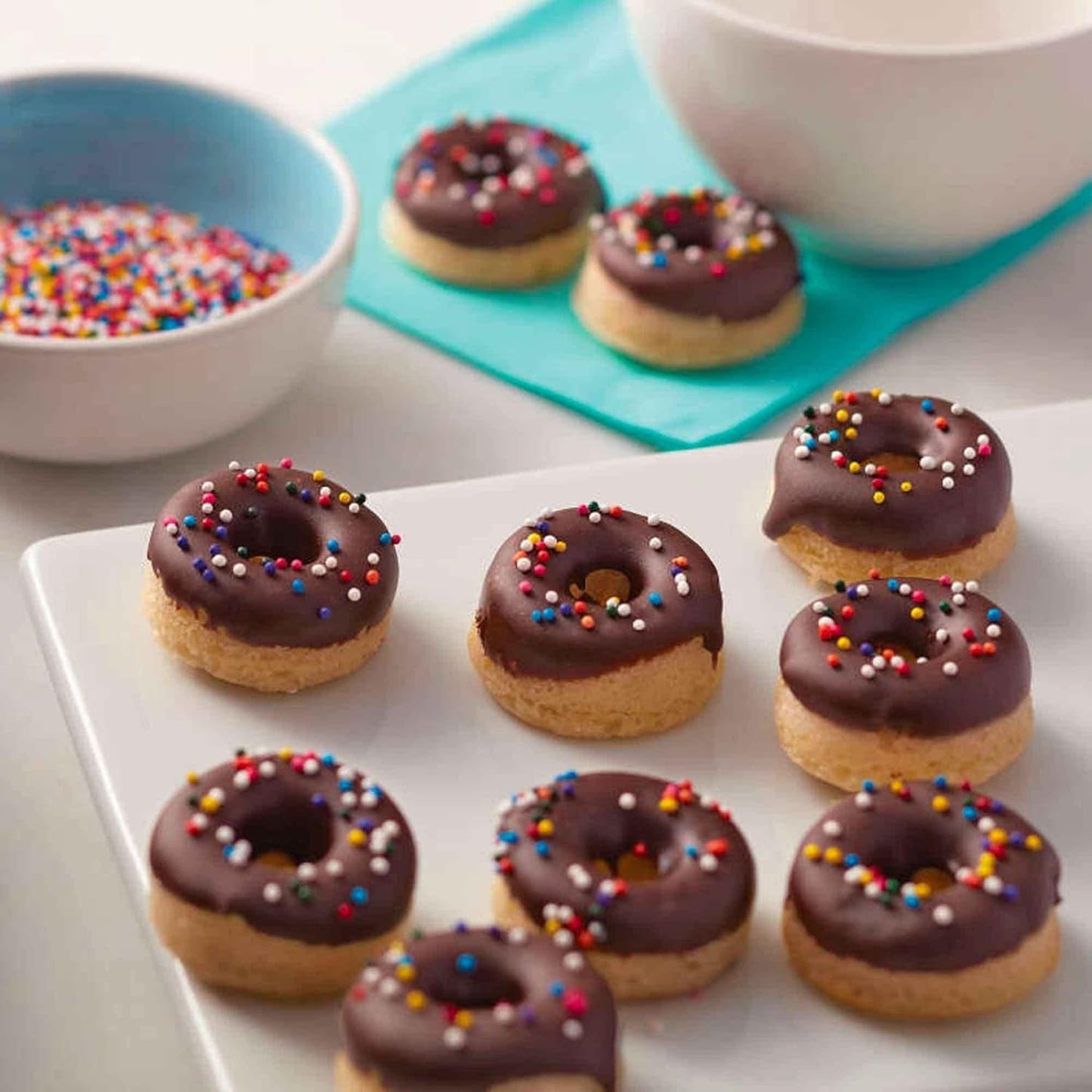 Wilton Donut-Backform Mit 12 Mulden Donutform, Hogere Donut Backform Mit Antihaftbeschichtung voor 12 Mini-Donuts, Spülmaschinenfest Vormen en bakplaten Naty Shop