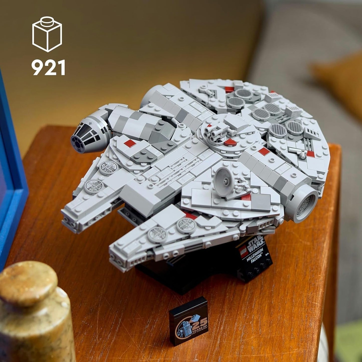LEGO Star Wars Millennium Falcon 25-jarig jubileumset voor volwassenen Bouwbaar schip A New Hope Verzamelbaar ruimteschip Modelset Cadeaus voor mannen Vrouwen 75375 Bouwsets Bekijk de LEGO-Store