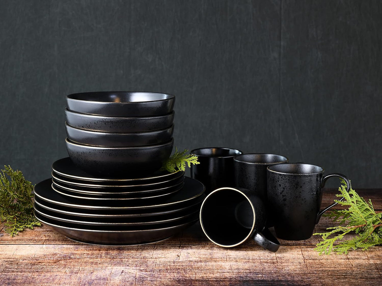 CreaTable, 22699, Industrial Gold BLACK-serie, 16-delige serviesset voor 4 personen, porseleinen combiservies, vaatwasmachine- en magnetronbestendig, hoogwaardige productie