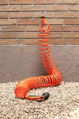 BLACK+DECKER Spiraalslang 15M - Tuinslang inclusief tuinsproeier en 1/2" fittingen - Kunststof - Oranje/Zwart