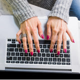 15 vellen / 450 stuks zelfklevende nagelpads, 15 maten transparante nagelzelfklevende pads, dubbelzijdige geleigel, nagelsticker, druk op nagels, zelfklevende pads voor doe-het-zelf-manicure-decoratie-accessoires