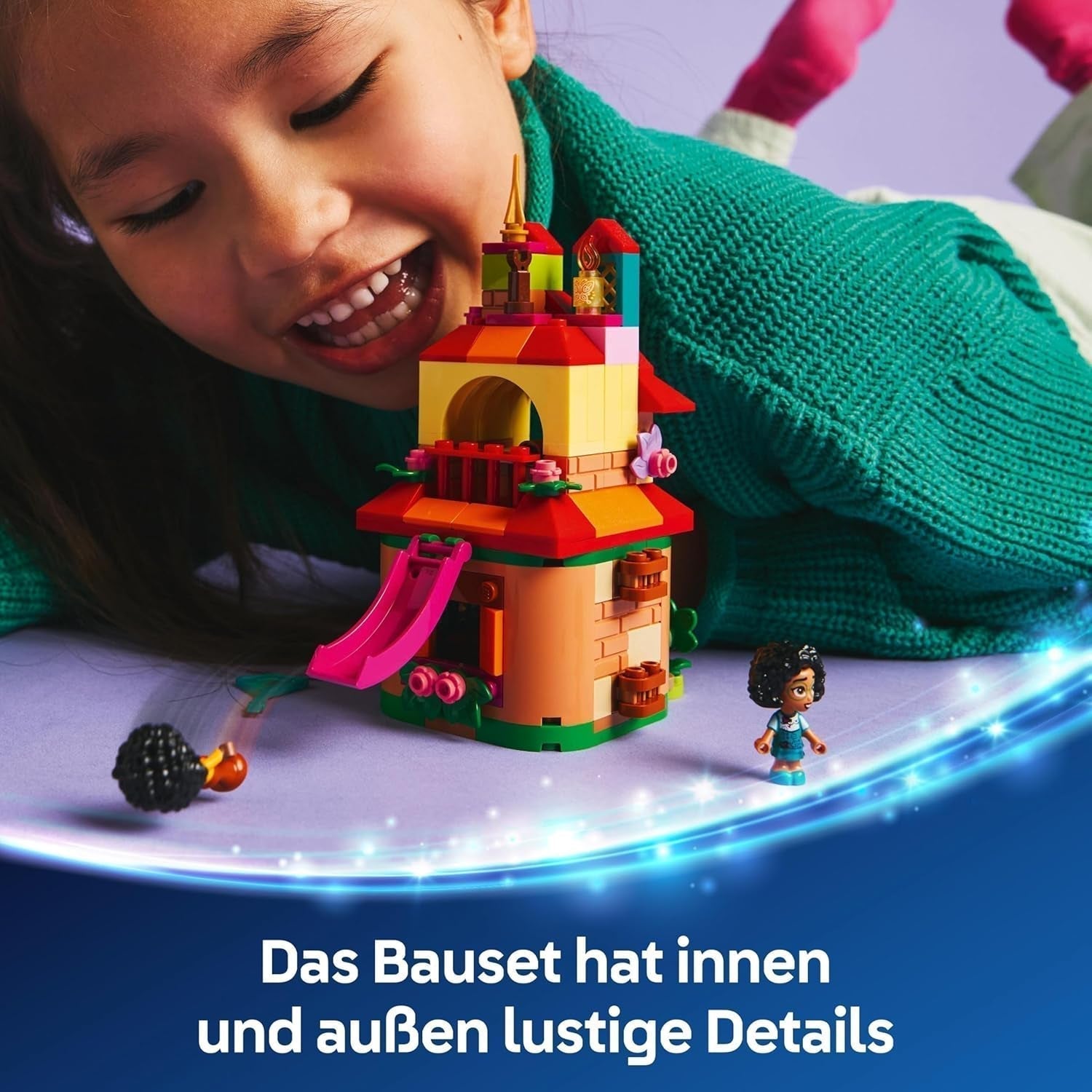 LEGO Ç€ Disney Encanto Mini House, bouwspeelgoed voor meisjes vanaf 5 jaar, fantasiespeelgoed en bouwset met Mirabel en Antonio Mini Dolls, een Capibara figuur en sleutel 43261 Bouwsets Besuche den LEGO-Store