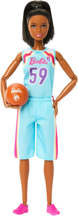 Barbie Made to Move-pop en accessoires, brunette basketbalspeler met afneembare sportjurk en bal, 22 gelede gewrichten, HKT74