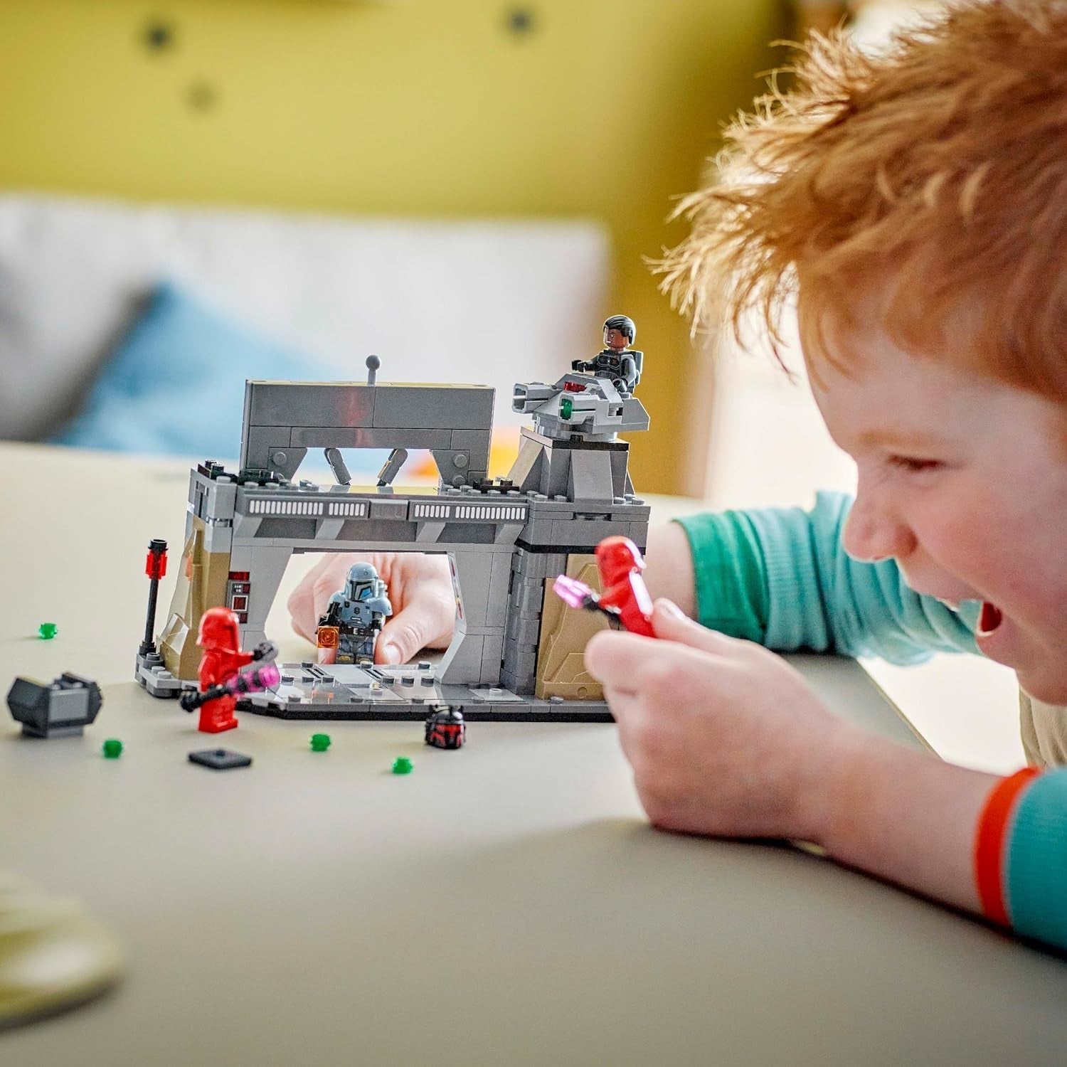 LEGO Star Wars: The Mandalorian Duel tussen Paz Vizsla en Moff Gideon, verzamelbaar bouwspeelgoed voor kinderen, cadeau-idee voor creatieve jongens en meisjes vanaf 7 jaar, Mandalorian speelgoed 75386 Bouwsets Beuche in LEGO-Store