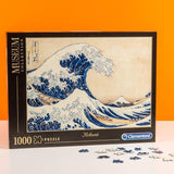 Clementoni 39378 Hokusai - The Great Wave - puzzel van 1000 stukjes, museumcollectie, behendigheidsspel voor het hele gezin, kleurrijk rekspel, puzzel voor volwassenen 14+ puzzel Naty Shop