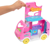 Barbie Chelsea 2-in-1 caravan - speelgoedvoertuig met zwembad, hangmat en eethoek voor fantasierijk spel en verhaaltjes, vanaf 3 jaar, HNH90