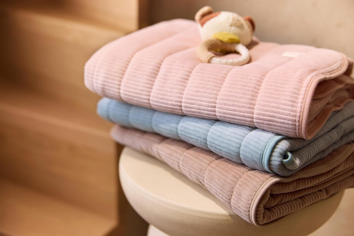 Jollein Baby Bijtring - Mick - Tandjeshulp - BPA-vrij - Gebreide hondenkop - Siliconen bijtring - Babyspeelgoed - Verlicht kinderziektespijn