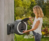 Gardena PowerRoll XXL Solo draadloze muurslangenbox: automatische slanghaspel met 40 m tuinslang, slanggeleider en RollControl, batterijvoeding, UV- en vorstbestendig (18647-55)