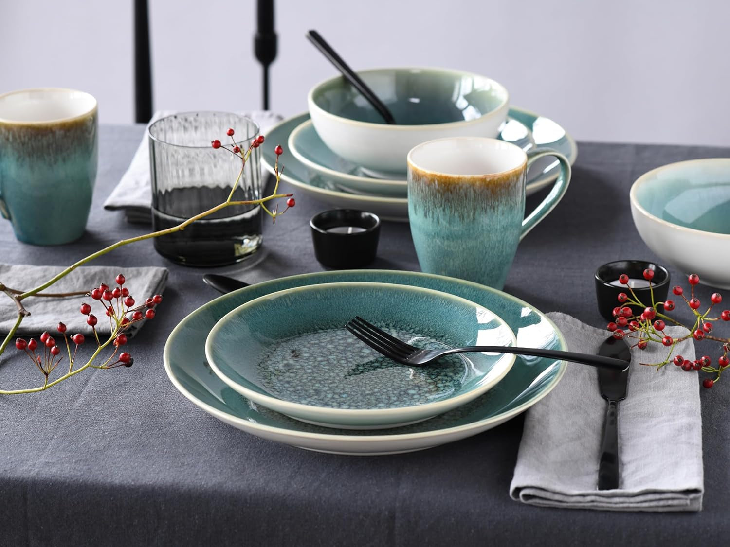 Creatable, Caldera-serie, vaatwasser- en magnetronbestendige serviesset van steengoed, kwaliteitsproductie (groene 8-delige comboset)