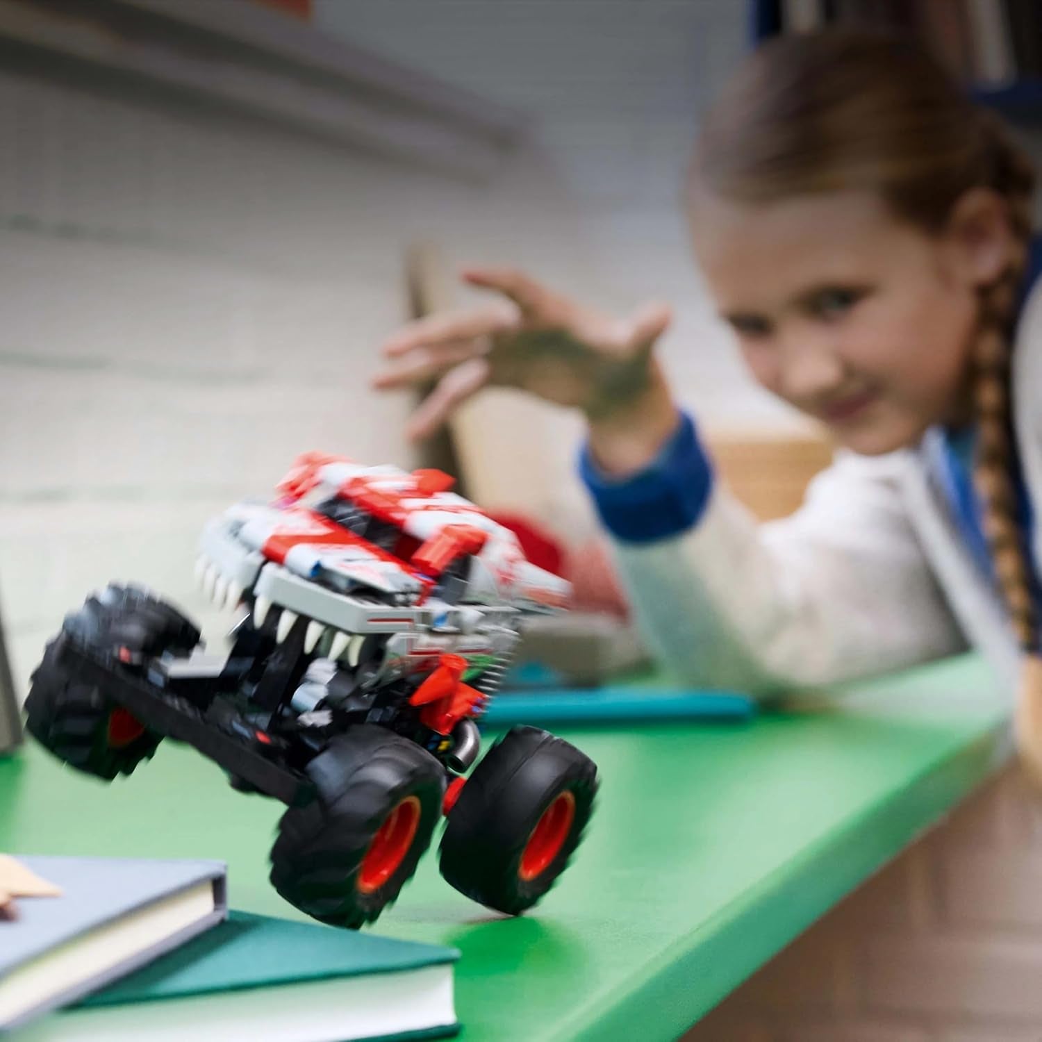 LEGO Technic Monster Jam Thunderroarus Intrekbaar speelgoed Monster Truck Bouwspeelgoed voor kinderen Cadeau voor jongens en meisjes vanaf 7 jaar 42200 Bouwsets Bekijk de LEGO-Store