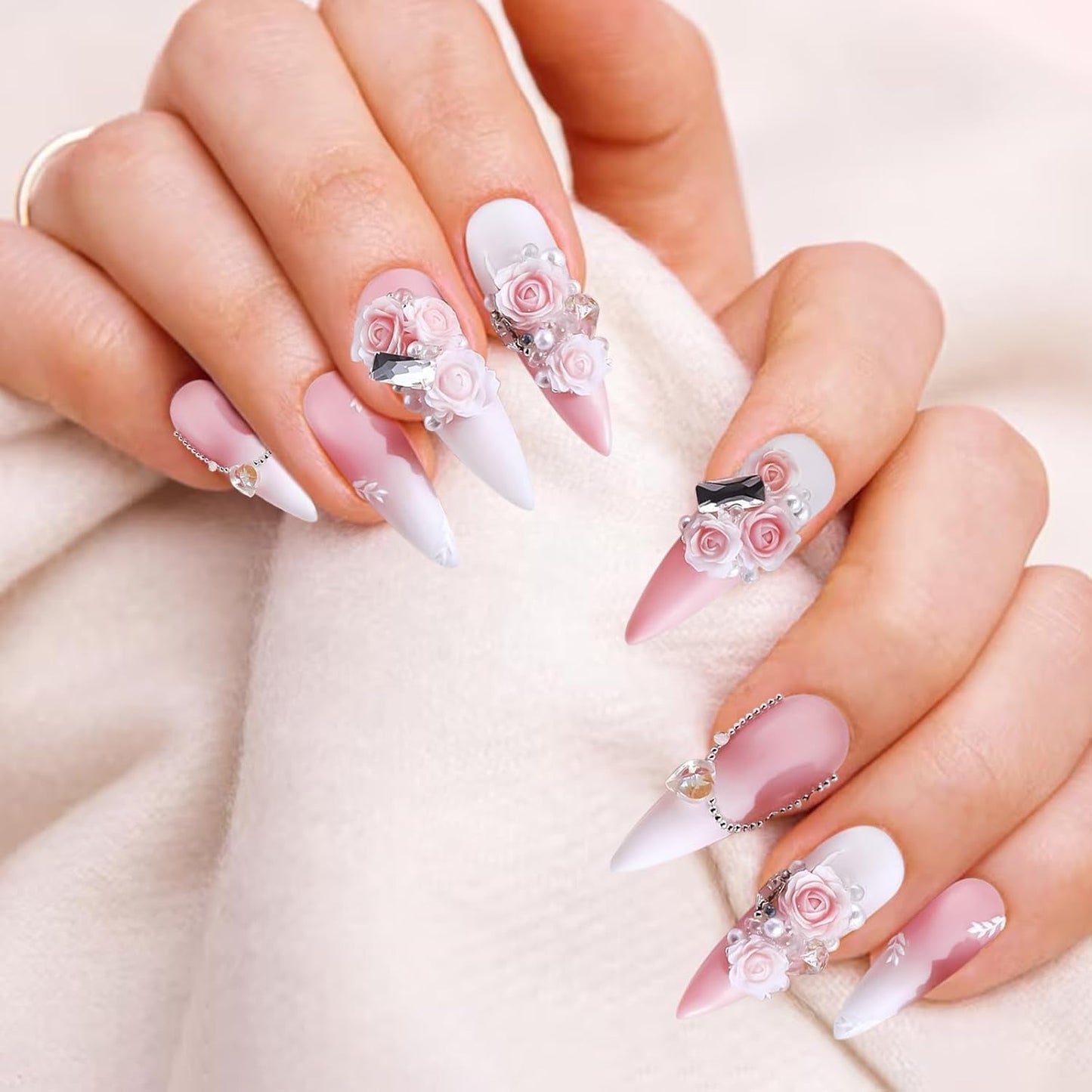 300 Stück Niedlich Blume Nail Charms, 3D Resin Floral Camelie Rose Nägel Charms Mit Perle, Gemischt Grote Bunte Flower Nägel Deko voor Frauen Nail Art Zubehör