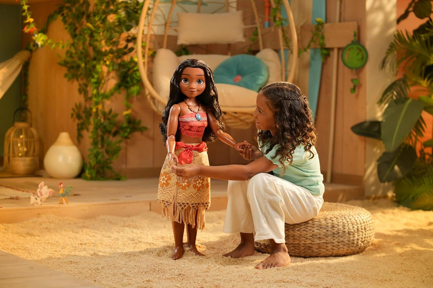 Disney Princess Vaiana, 80 cm grote speelpop van Jakks Pacific, bewegliche pop, met Bürste zum Kämmen ihrer welligen Locken, vom Film geïnspireerde Kleed, abnehmbare Halskette met Anhänger
