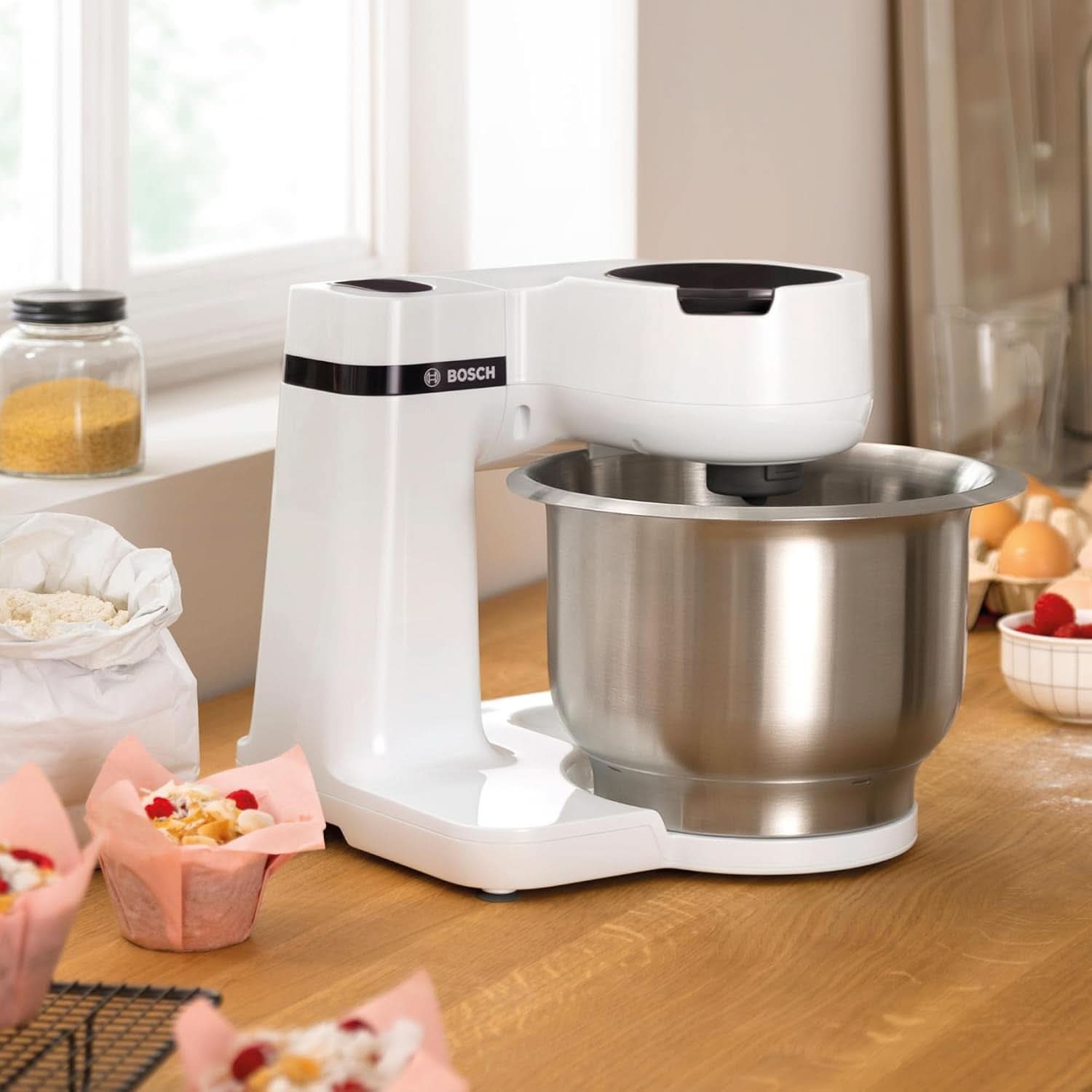 Bosch Küchenmaschine Serie 2 MUMS2EW00, Edelstahl-Schüssel 3.8 L, Planetenrührwerk, Knethaken, Schlag-, Rührbesen Edelstahl, 4 Arbeitsstufen, Durch Optionele Zubehör Erweiterbar, 700W, Weiß Kitchen Naty Shop