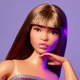 Barbie Looks-pop, verzamelfiguur nr. 24 met bruin haar en moderne Y2K-mode, sprankelende strapless jurk met peep-toe hoge hakken, HRM16 Naty Shop-poppen