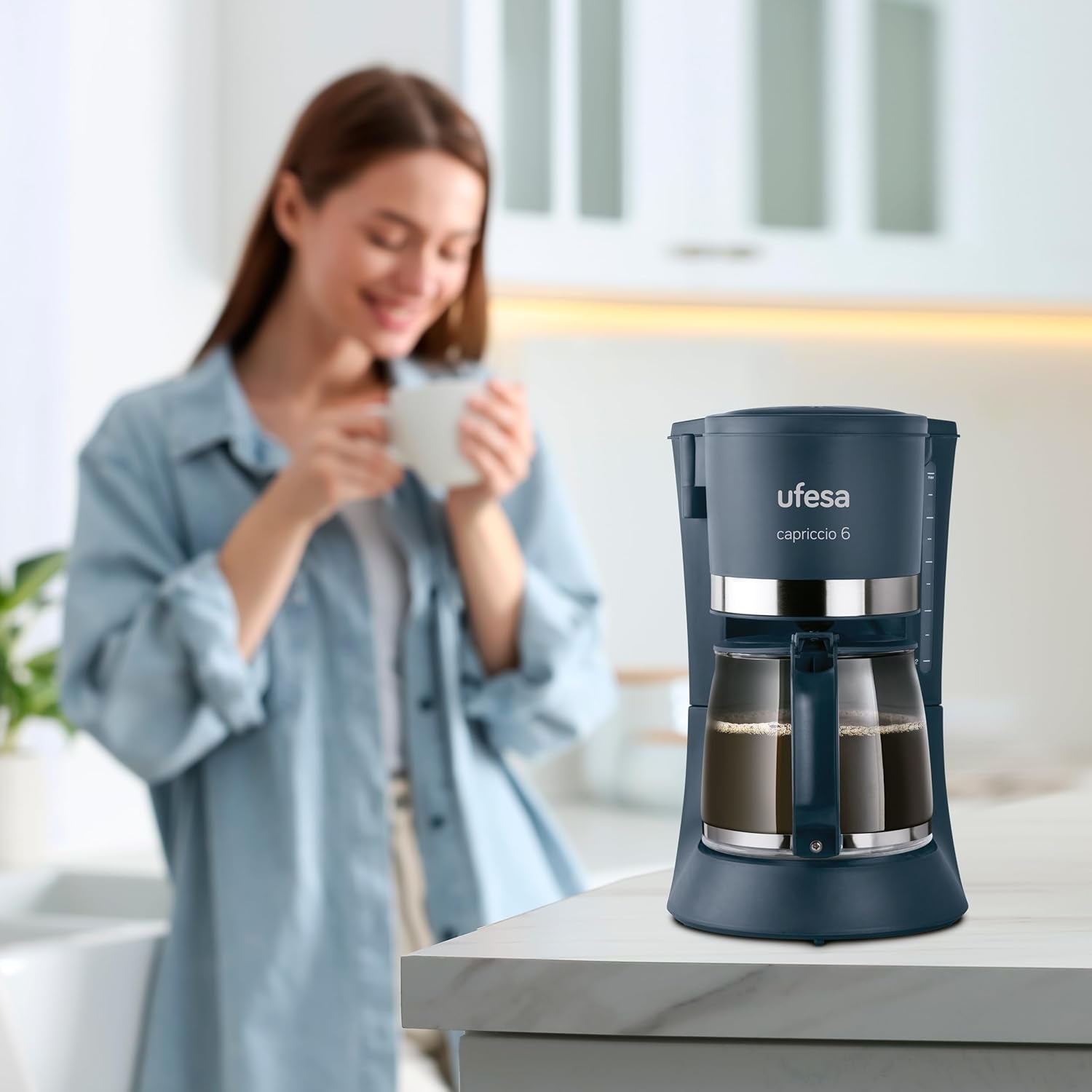 Ufesa CG7114 Capriccio filterkoffiezetapparaat, 6 kopjes, 600W, karaf 0,6L, antidruppelsysteem, automatische uitschakeling, blauw