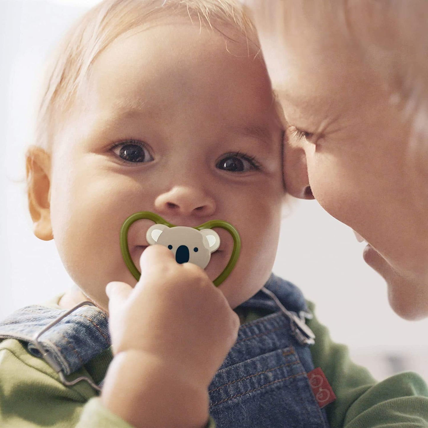 NUK Space Babyfopspeen 6-18 maanden, extra grote openingen voor gevoelige huid, BPA-vrije siliconen, zebrapatroon, 2 stuks