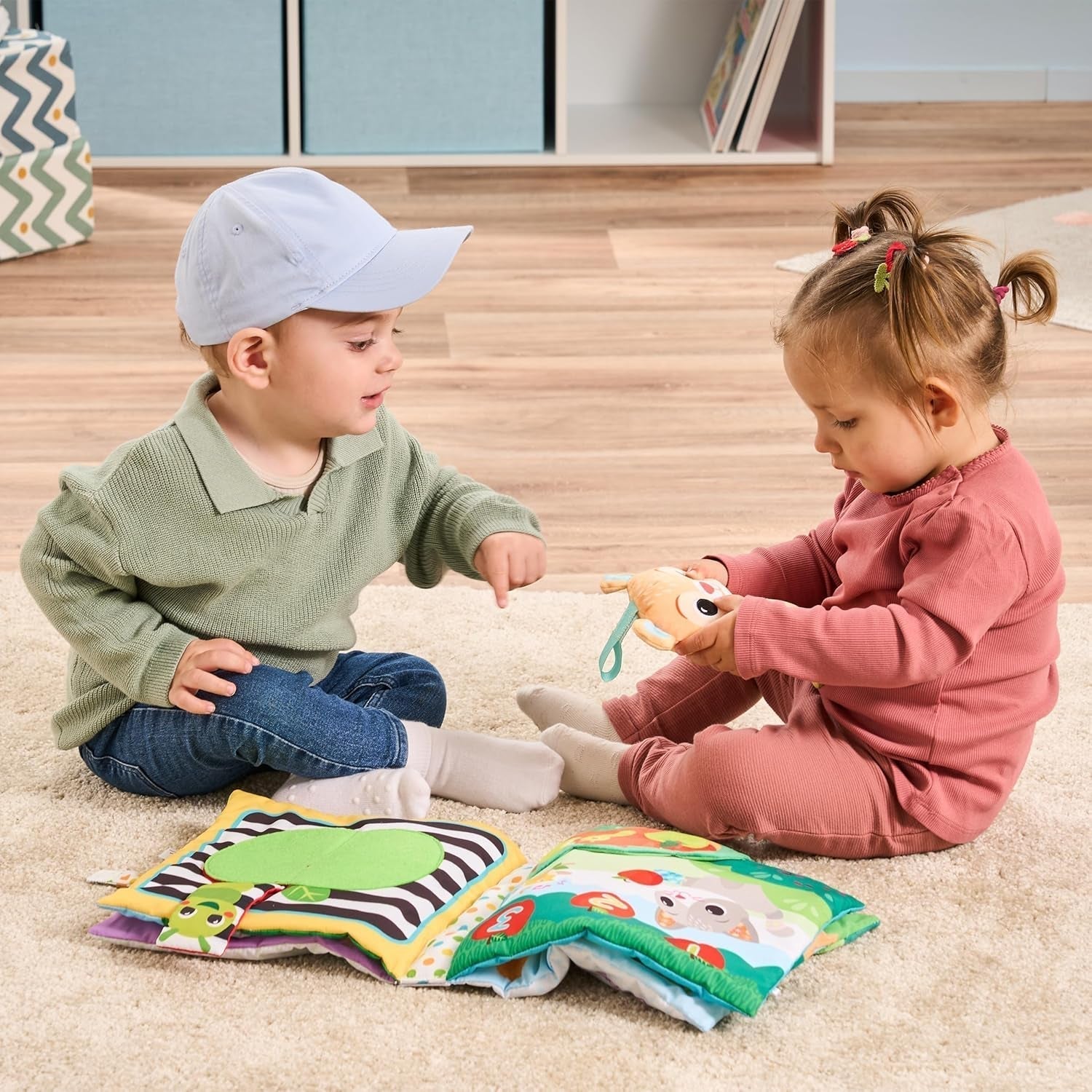 VTech Baby Mijn grote pluchen boek - Tast- en voelboek/boek met muziek en geluiden - Stoffen boek met bewegende elementen - Speelgoed voor motorische en sensorische vaardigheden - Voor baby's en kinderen van 3-24 maanden Bebe Naty Shop Speelgoed