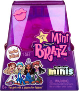 Bratz Miniverse MGA's Y2K Nostalgia Flashback Minis Limited Edition poppen - SURPRISE PACK - 2 Bratz Mini-poppen en vitrine - Geweldig cadeau voor kinderen en verzamelaars 6+