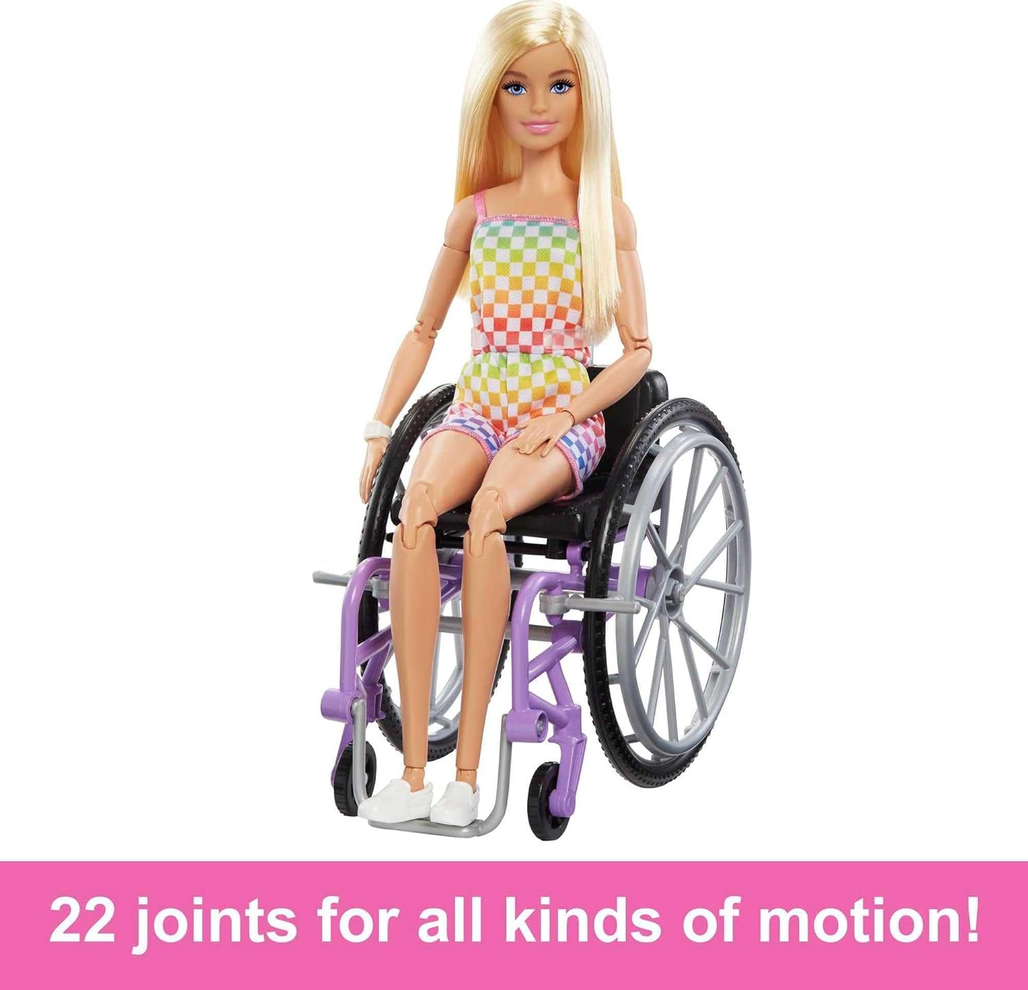 Barbie Fashionista pop, blond haar en regenboog jumpsuit, inclusief rolstoel en oprit, pop cadeau voor kinderen, speelgoed voor kinderen vanaf 3 jaar, HJT13