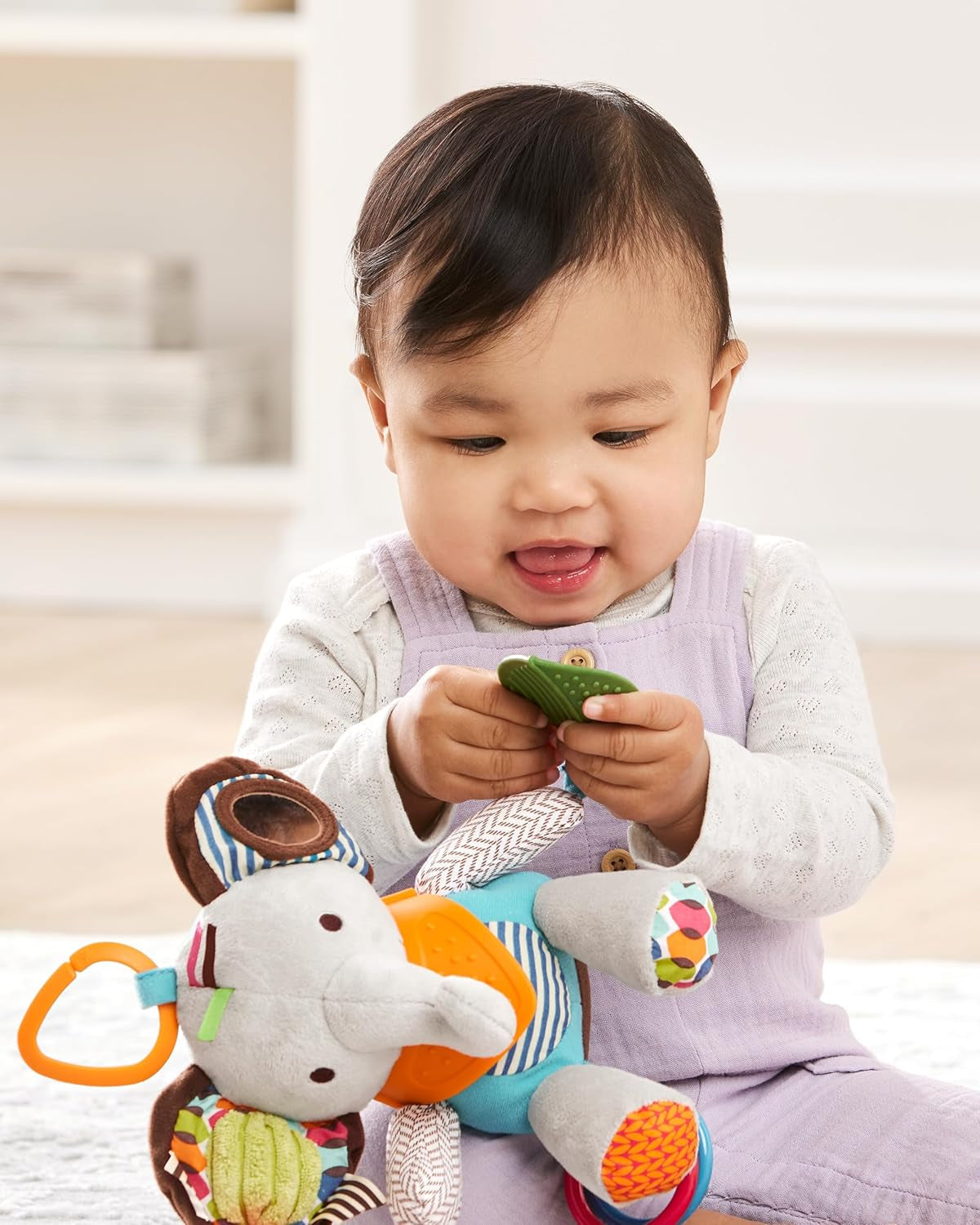 Skip Hop Bandana Buddies Activity Toy, zacht speelgoed voor baby's en kinderen, veelkleurig, olifantenbabyspeelgoed Naty Shop