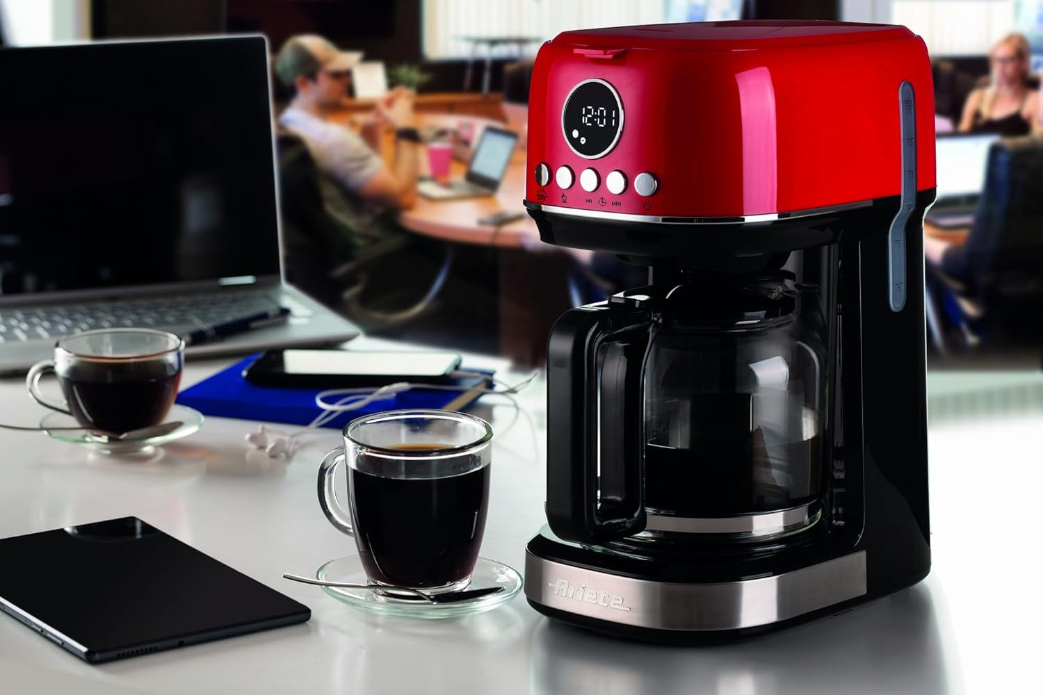 Ariete Moderna 1396 filter-espressomachine voor het zetten van Amerikaanse koffie tot 15 kopjes glazen karaf verwarmingsplaat LCD-display afneembare en wasbare filters wit