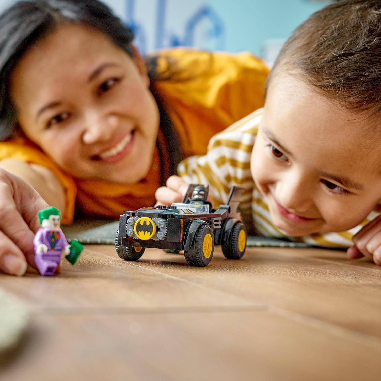 LEGO 76264 DC Achtervolging in de Batmobile: Batman Vs. Joker speelgoedautoset, Superheldenstartset met 2 minifiguren, Speelgoed voor kleuters, jongens, meisjes vanaf 4 jaar, Snel in elkaar te zetten Bouwsets Besuche den LEGO-Store