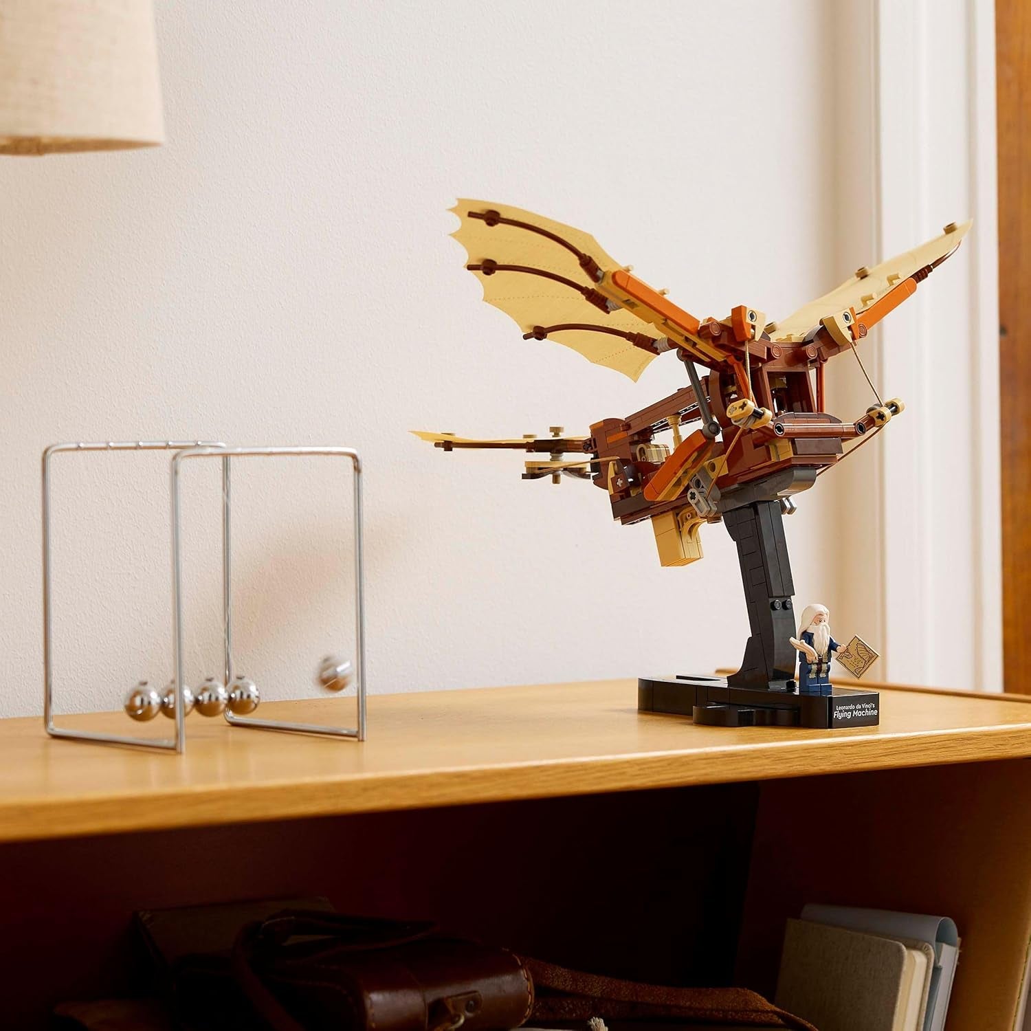 LEGO Icons Leonardo Da Vinci's vliegmachine met klapperende vleugels - Inclusief minifiguur en standaard - Bouwset voor volwassenen - Woondecoratieset - Cadeau-idee - 10363 Bouwsets Besuche den LEGO-Store