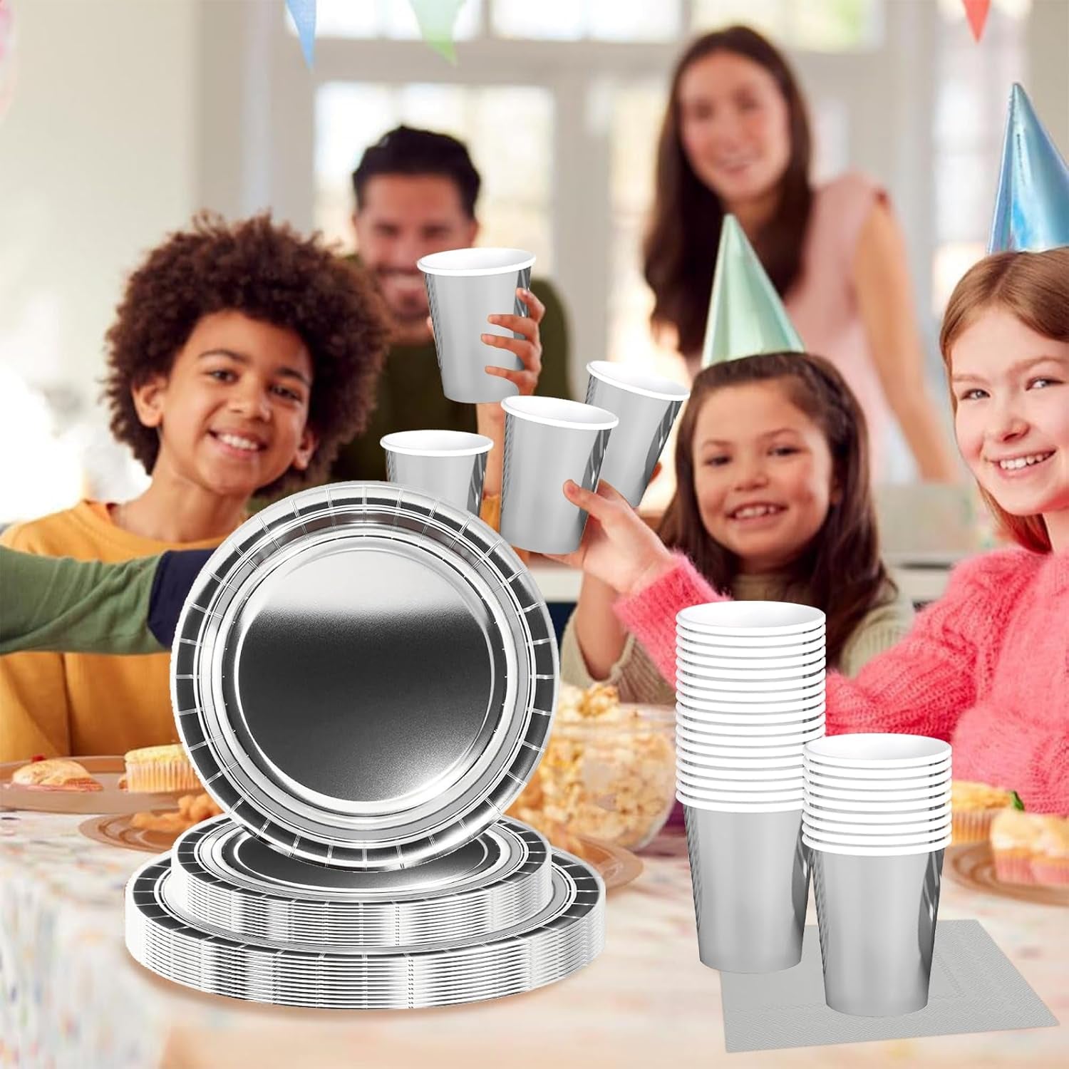 68-delige zilveren papieren bestekset Zilveren papieren borden Papieren bekers Servetten Decoratief servies voor feest Verjaardag Bruiloft Nieuwjaar Afstuderen Feestartikelen