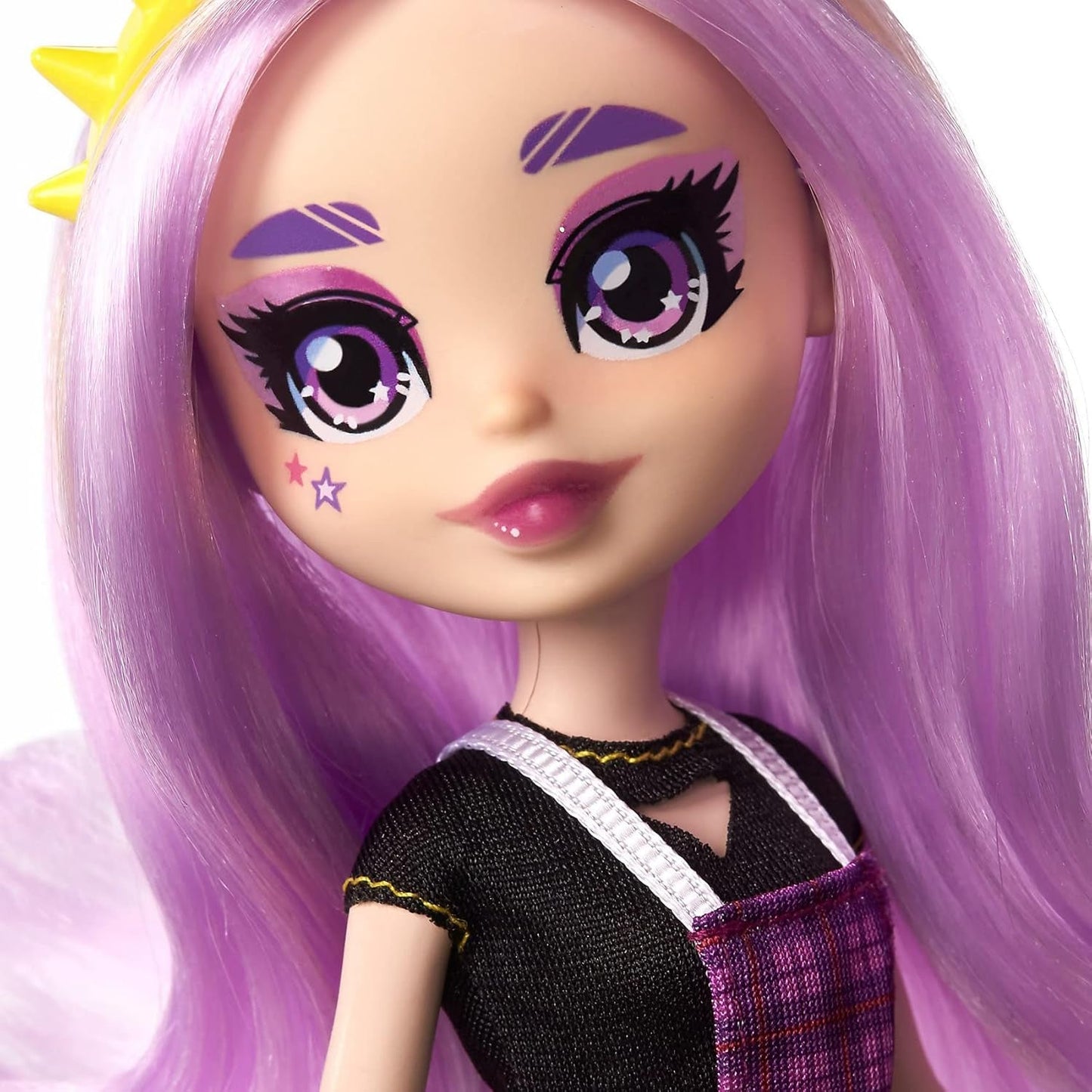 Mattel Hello Kitty GWW98 - Sanrio Badtz-Maru-figuur en Jazzlyn-pop (ca. 25,4 cm) met kleding en accessoires, lang lila haar en trendy outfit, cadeau voor kinderen vanaf 3 jaar
